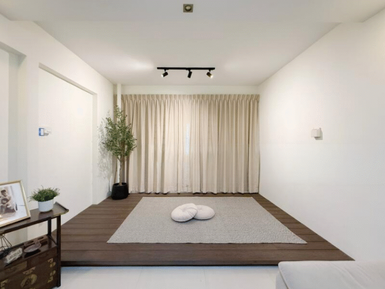 628 Jurong West St 65 Balcony