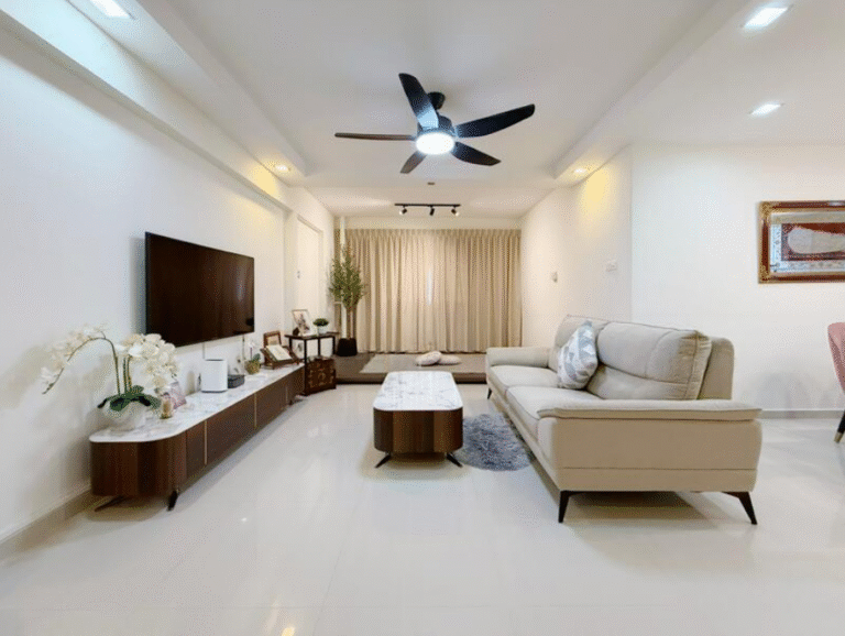 628 Jurong West St 65 Living Room